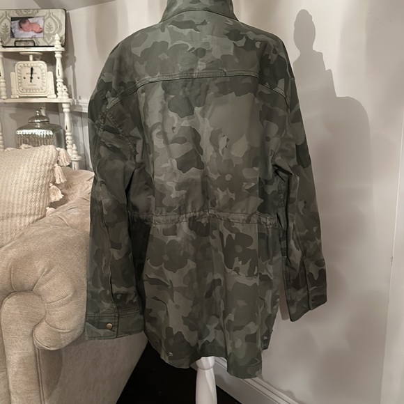 Camo Old Navy Cinched Jacket - Picture 6 of 9